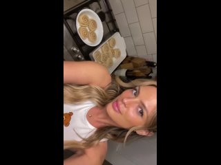 danielle sellers: feeling the holidays with my delicious, soft cinnamon buns huge tits big ass natural tits